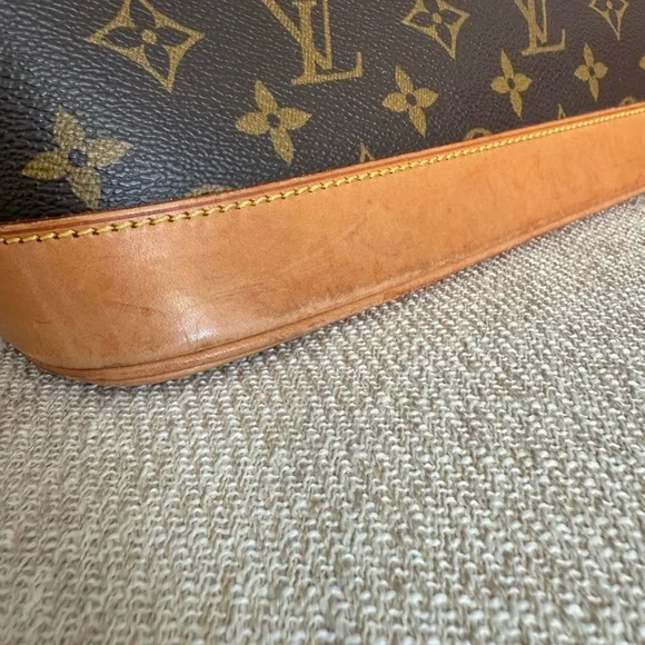 Louis Vuitton Alma PM - Picture 7 of 16